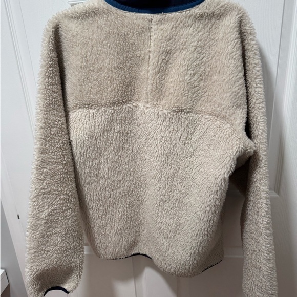 Patagonia Cream and Navy Fleece Pullover - Picture 5 of 5